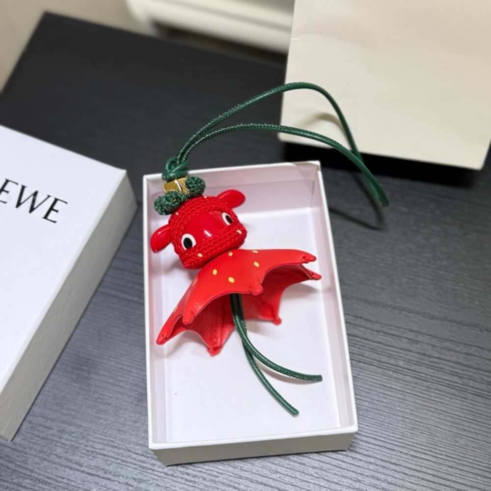 LOEWE Strawberry Elf Crochet Leather Bag Charm Pendant - Picture 7 of 10